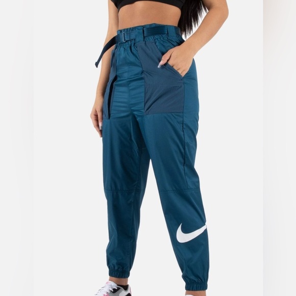 Nike Pants - WOMENS NIKE NSW SWOOSH WOVEN PANTS SIZE SMALL